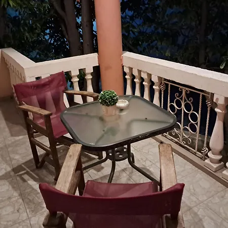 Erodios Guesthouse Loutraki  Exterior photo